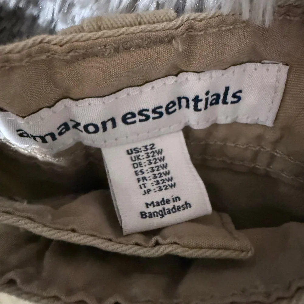 Mens Amazon Essentials Cargo Shorts‎ Size 32 Khaki Outdoor Casual